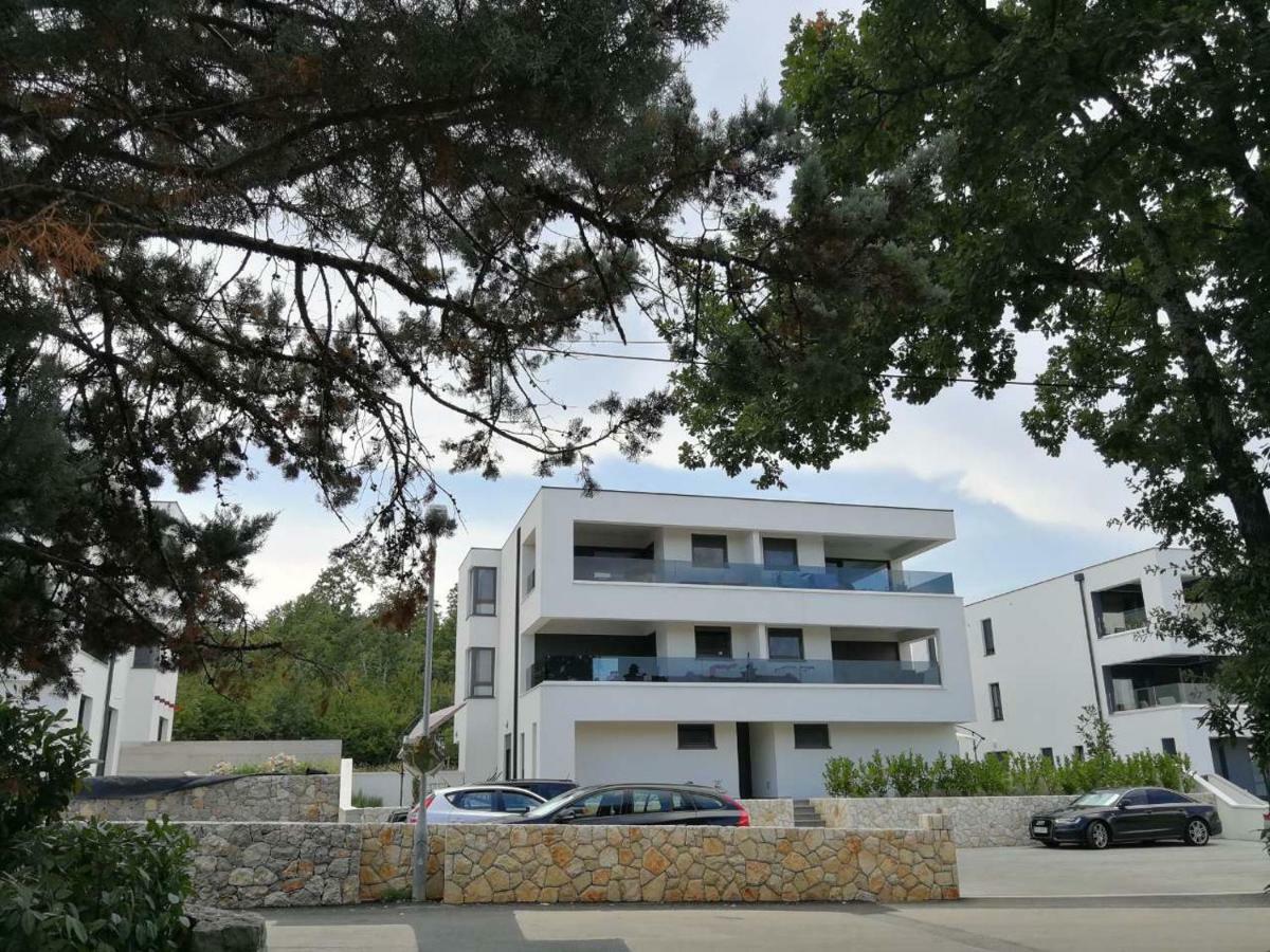 Apartment White Vantacici Ngoại thất bức ảnh