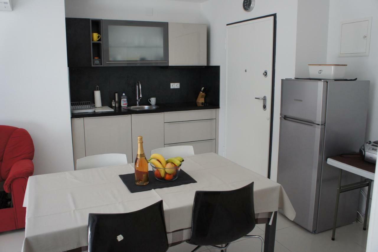 Apartment White Vantacici Ngoại thất bức ảnh